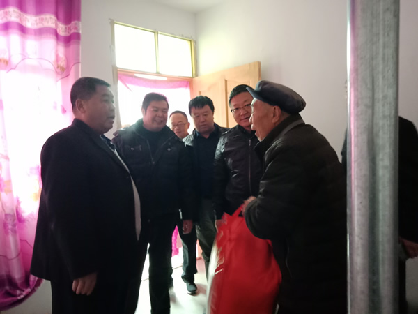 隴運集團公司開展“解難題、辦實事、送溫暖”主題黨日活動