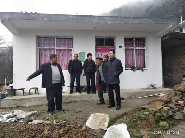 隴運集團公司開展“解難題、辦實事、送溫暖”主題黨日活動