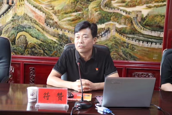 市政府國資委黨委委員、副主任符贊到隴運(yùn)集團(tuán)公司開展講授 黨紀(jì)學(xué)習(xí)教育專題 黨課暨“七一”慰問活動(dòng)